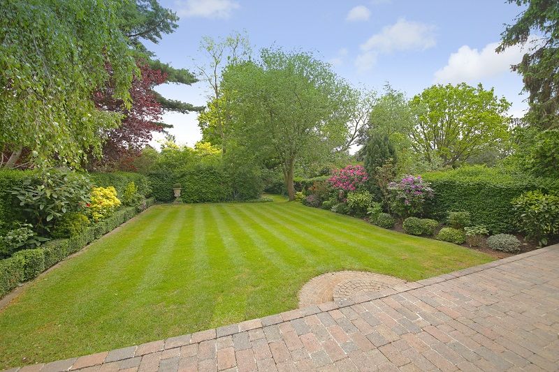 4 bed detached house for sale in Gurney Drive, London N2, £1,875,000