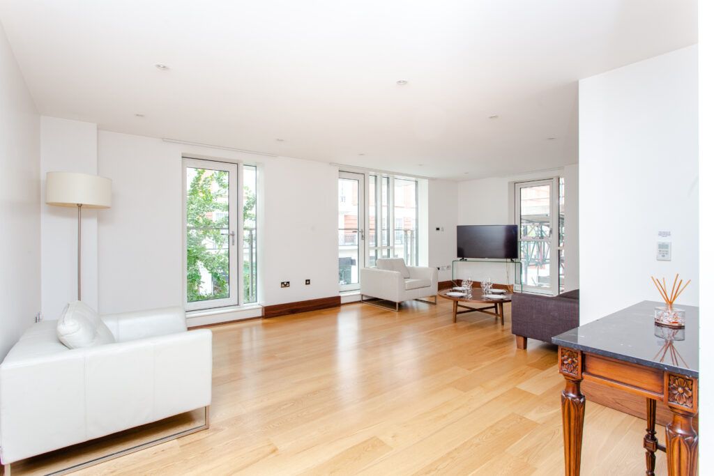 4 bed flat to rent in Baker Street, London NW1, £8,450 pcm