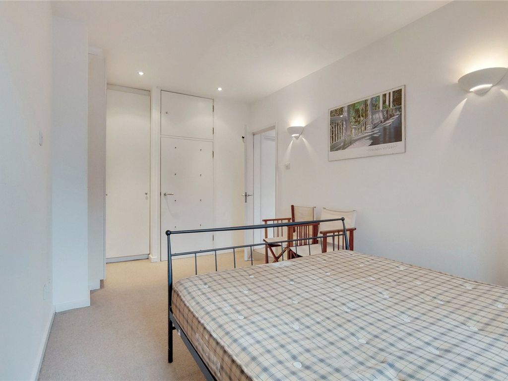 1 bed flat to rent in Grays Inn Road, Bloomsbury, London WC1X, £2,383 pcm