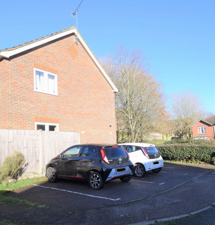 2 bed semi-detached house for sale in Lakeside Place, London Colney AL2, £385,000