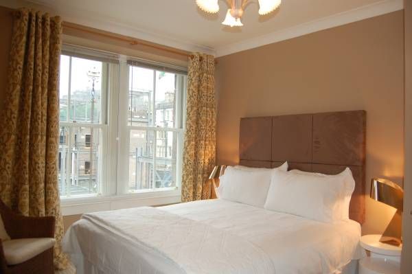 1 bed flat to rent in Rose Street, Edinburgh EH2, £1,700 pcm