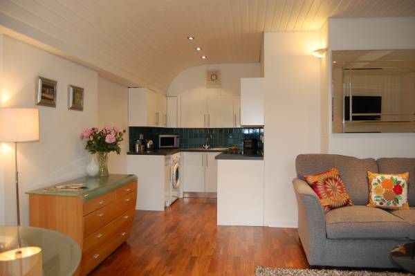 1 bed flat to rent in Rose Street, Edinburgh EH2, £1,700 pcm