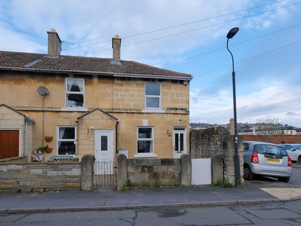 2 bed end terrace house to rent in Southview Road, Bath BA2, £1,400 pcm
