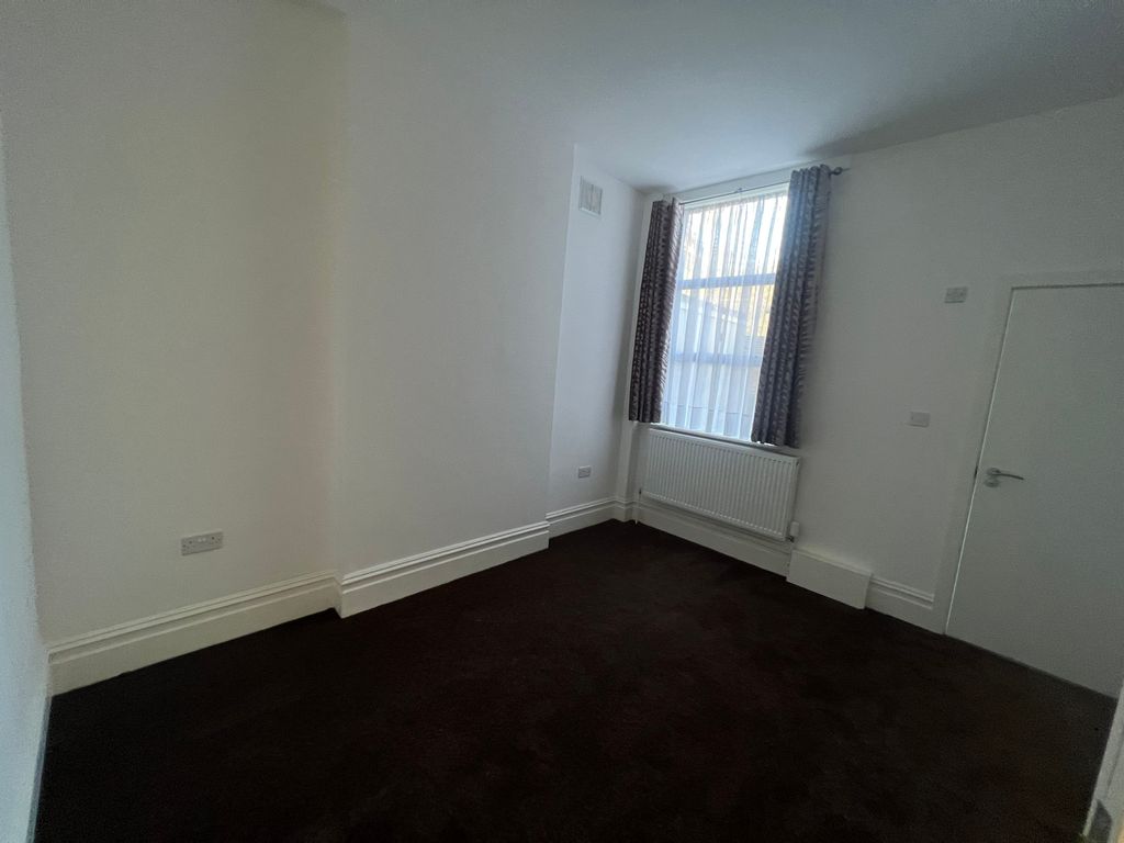 Room to rent in Bolton Gardens, Kensal Green NW10, £1,000 pcm