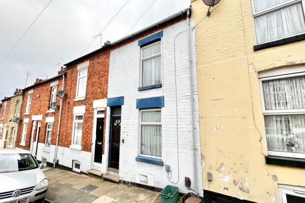 3 bed property to rent in Salisbury Street, Northampton NN2, £1,000 pcm