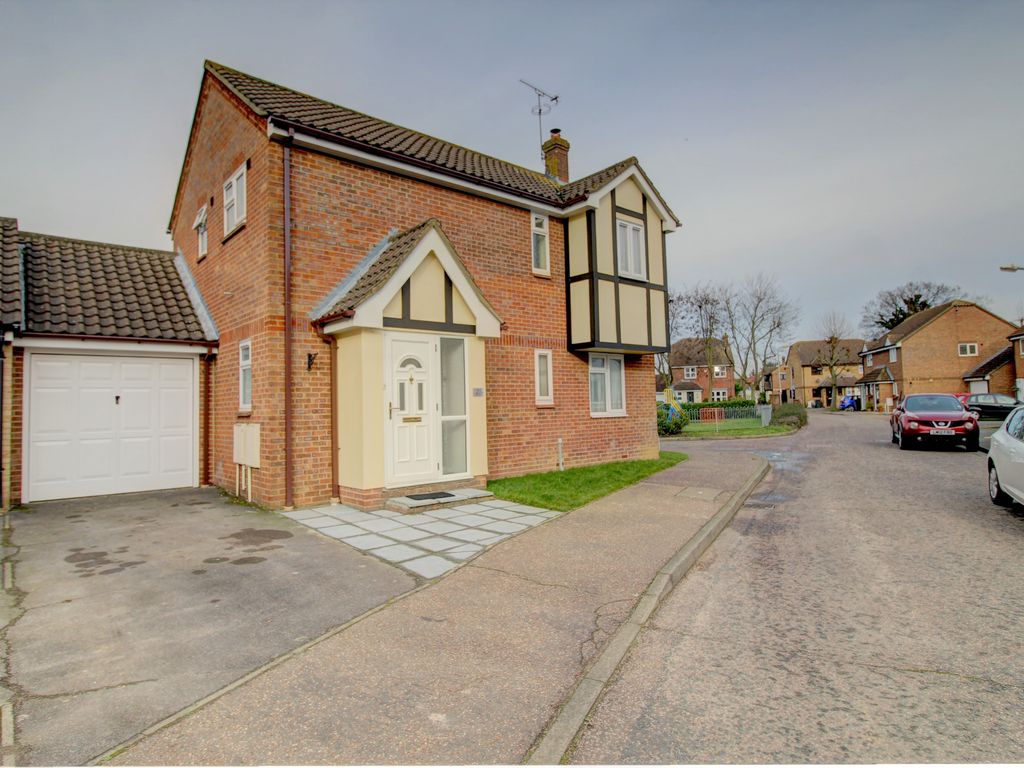 3 bed detached house for sale in Holmans, Boreham, Chelmsford CM3, £425,000