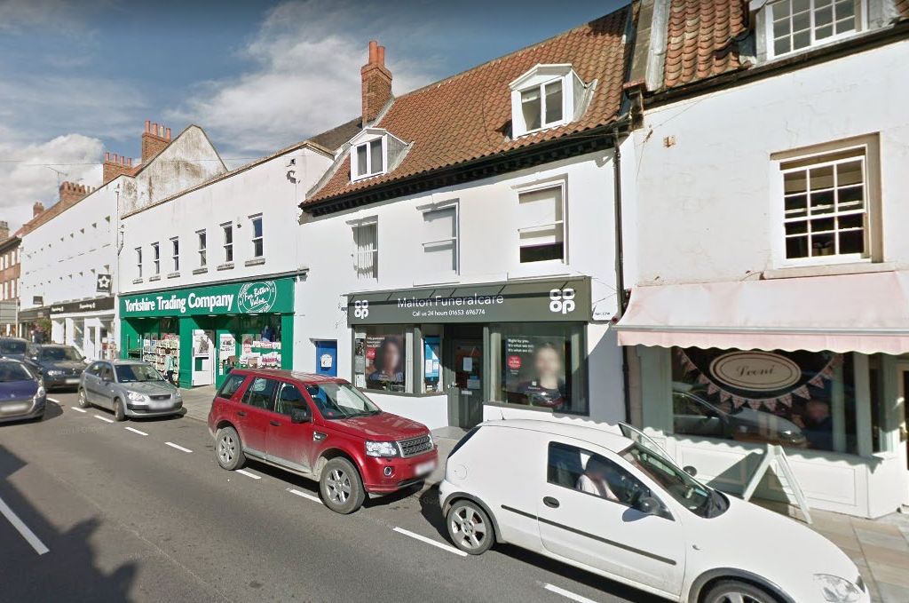 Retail premises to let in 18 Wheelgate, Malton YO17, £25,000 pa