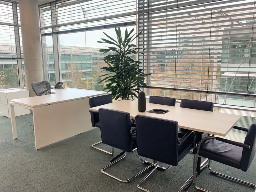 Office to let in Building 11, Chiswick Park, 566 Chiswick High Road, London W4, £158,400 pa