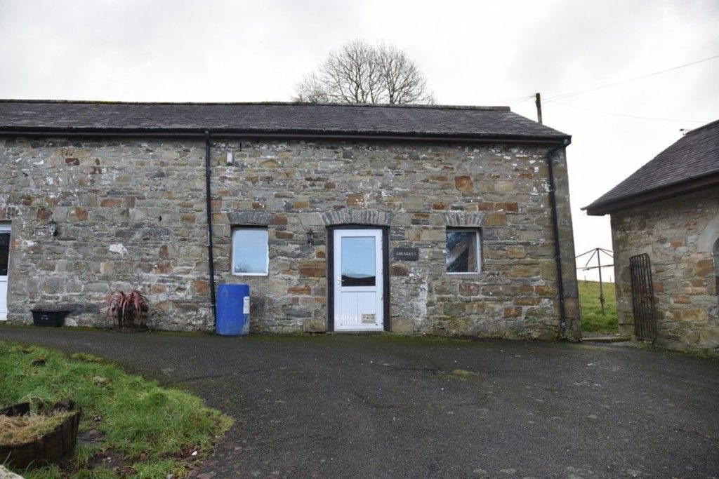 3 bed barn conversion to rent in Shearers Cottage, Castell Howell Leisure Centre, Pontsian SA44, £675 pcm