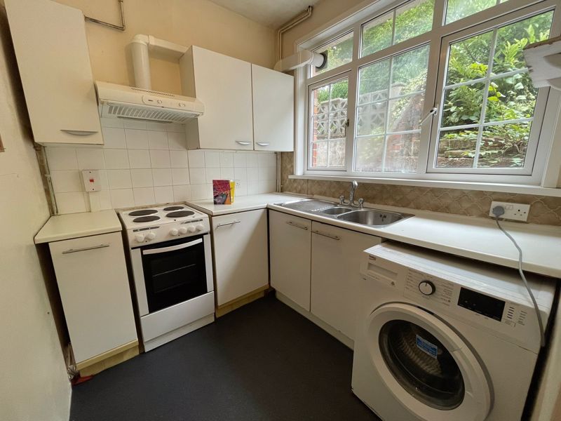 4 bed terraced house to rent in May Road, Brighton BN2, £2,392 pcm