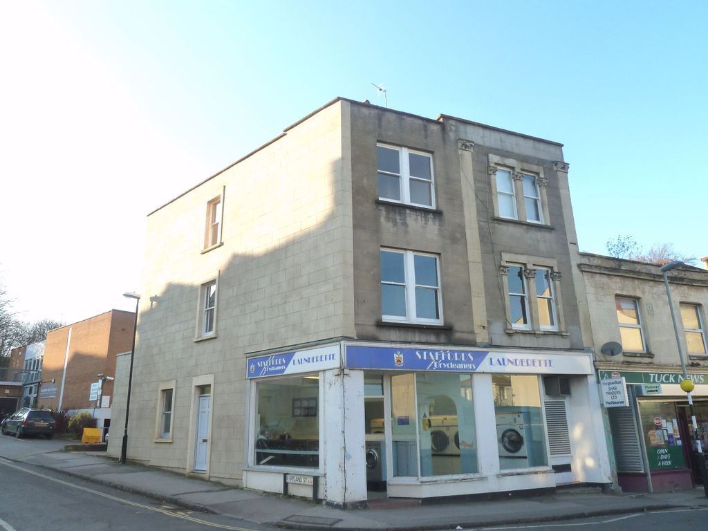 2 bed flat to rent in Cotham Road South, Cotham, Bristol BS6, £1,350 pcm