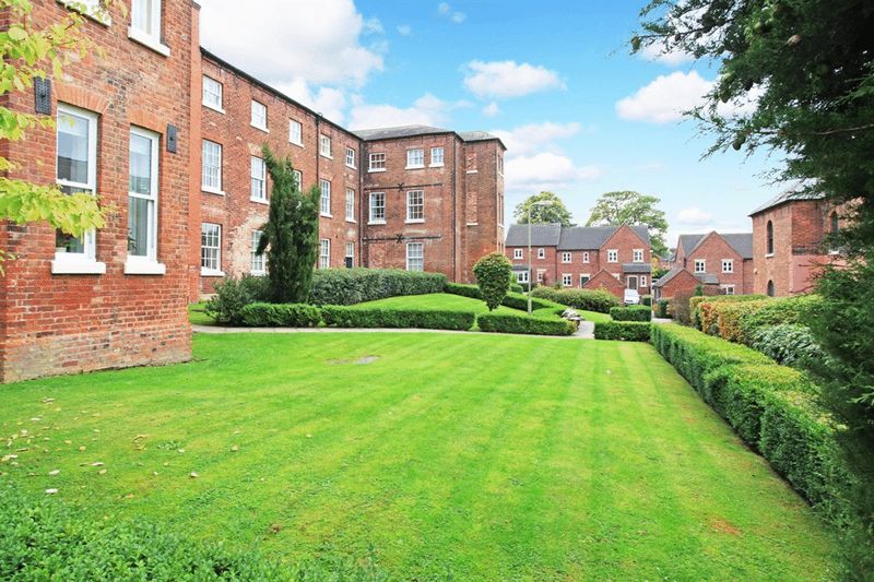 2 bed flat to rent in The Chestnuts, Cross Houses, Shrewsbury SY5, £795 pcm