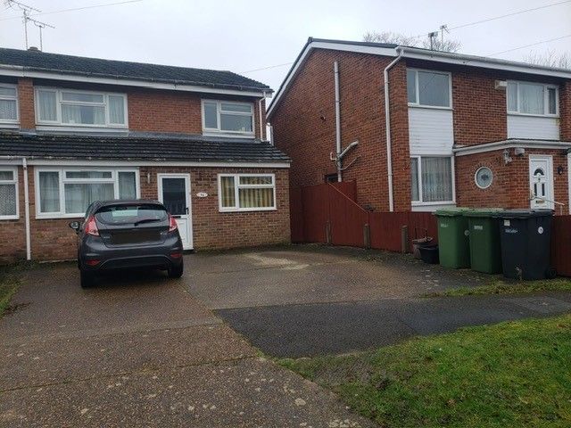 4 bed property to rent in Barton Drive, Hedge End, Southampton SO30, £1,700 pcm