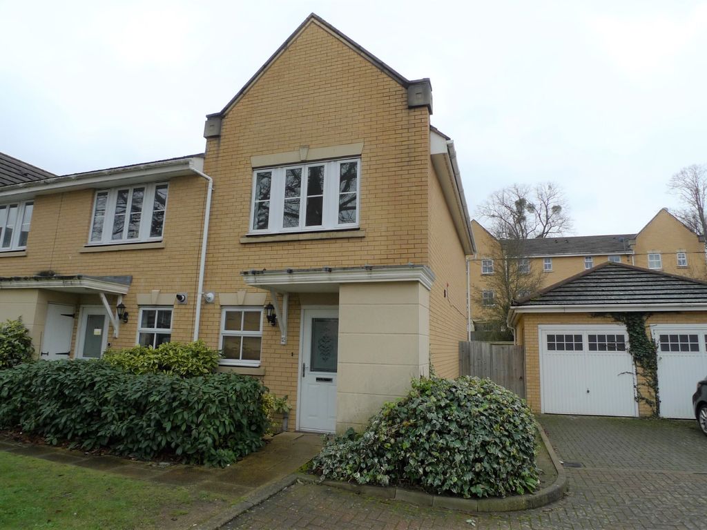 2 bed end terrace house to rent in Sparkes Close, Bromley BR2, £1,985 pcm