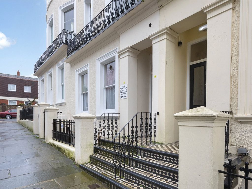 2 bed flat to rent in Brunswick Road, Hove, East Sussex BN3, £1,395 pcm
