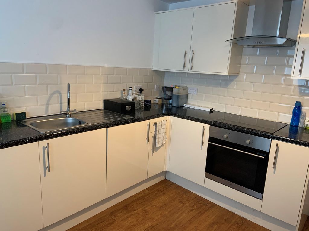1 bed flat to rent in City Road, Roath, Cardiff CF24, £700 pcm