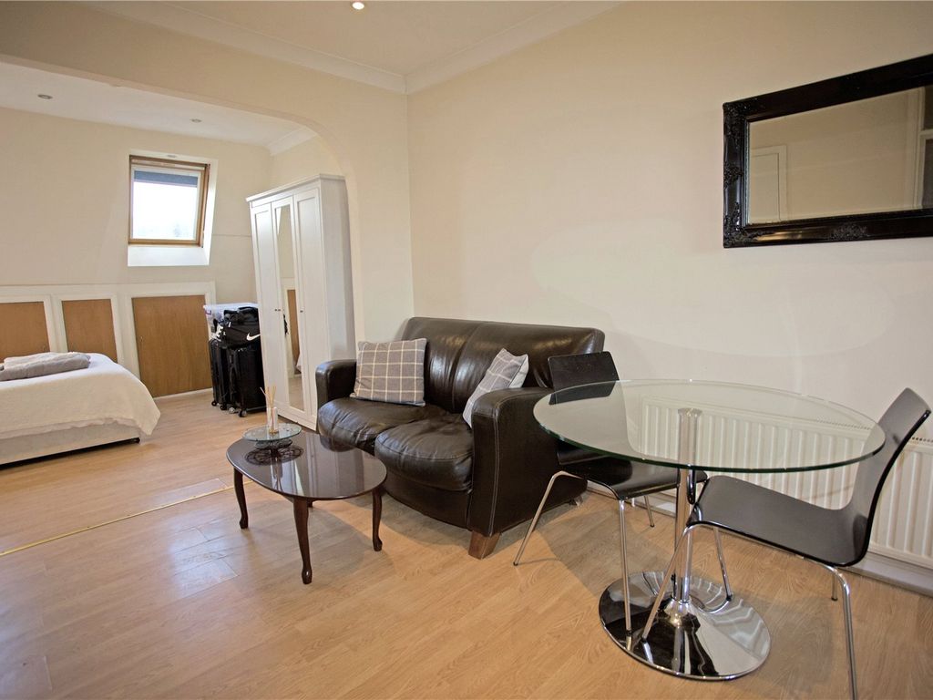 1 bed flat to rent in Newington Green Road, Mildmay Ward, London N1, £1,350 pcm