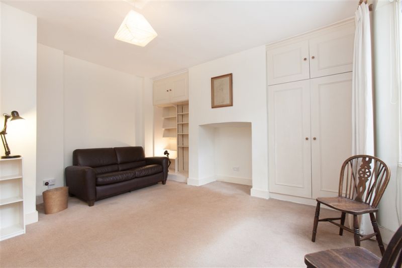 1 bed flat to rent in Gloucester Crescent, Regents Park NW1, £1,993 pcm