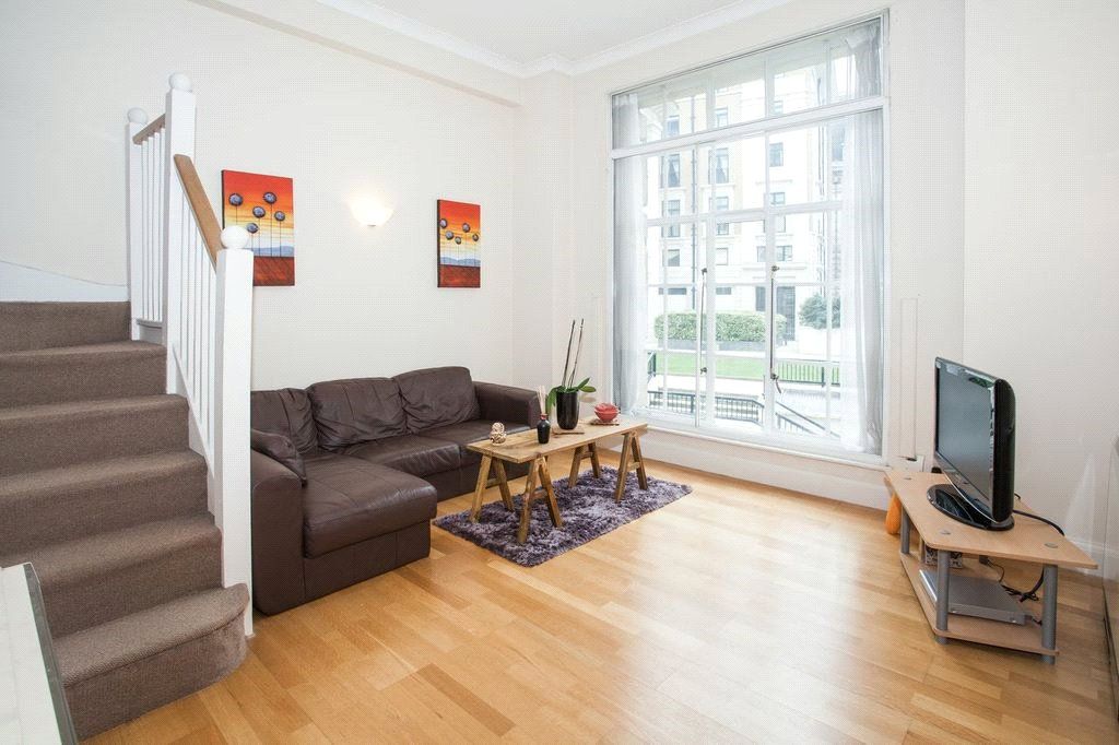 1 bed flat for sale in North Block, Belvedere Road, London SE1, £549,995