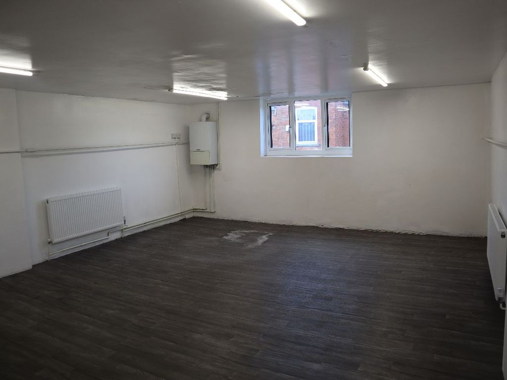Warehouse to let in Dorothy Road, Leicester LE5, £7,200 pa