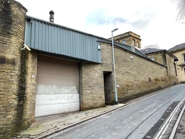 Light industrial to let in Moquette Shed, Shaw Lodge Mills, Shaw Hill Lane, Halifax HX3, £40,000 pa