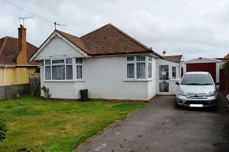 2 bed detached bungalow to rent in Selsmore Road, Hayling Island PO11, £1,300 pcm