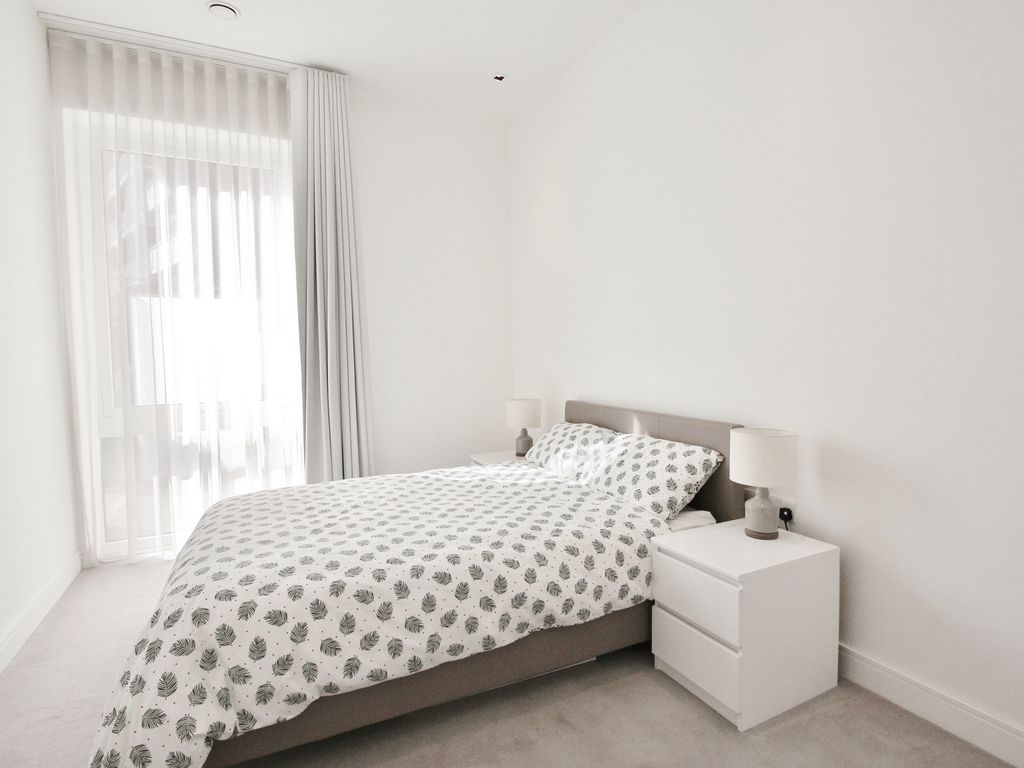 2 bed flat to rent in Quayside House, Kew Bridge Road, Kew Bridge TW8, £3,100 pcm