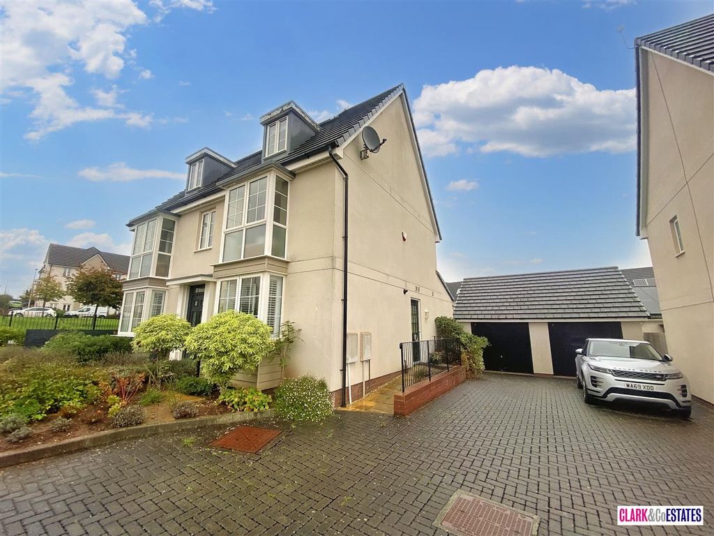 5 bed detached house for sale in Newcourt Way, Exeter EX2, £650,000