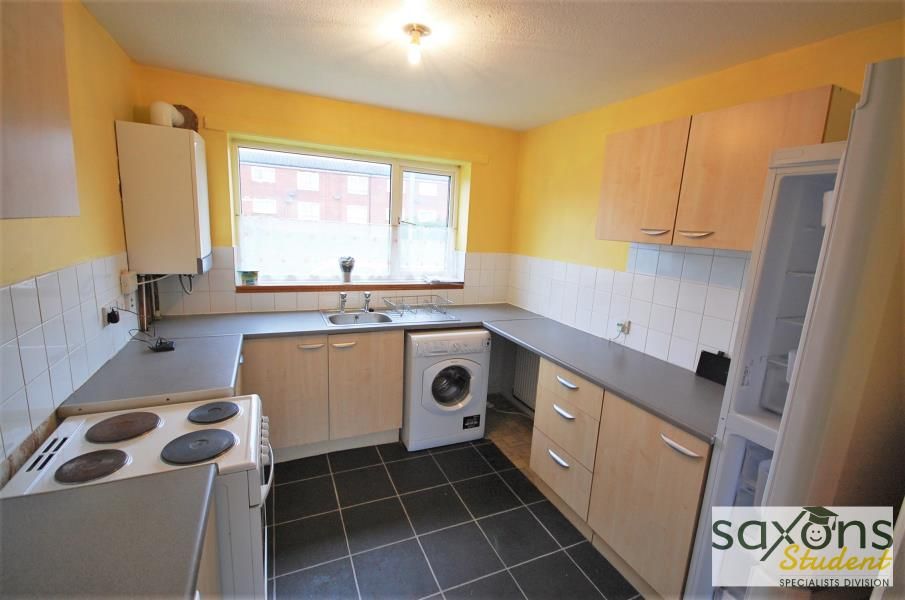 2 bed flat to rent in Avon Way, Colchester CO4, £895 pcm