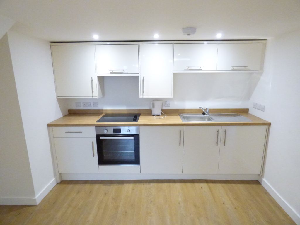 1 bed flat to rent in Warminster Road, Westbury BA13, £650 pcm