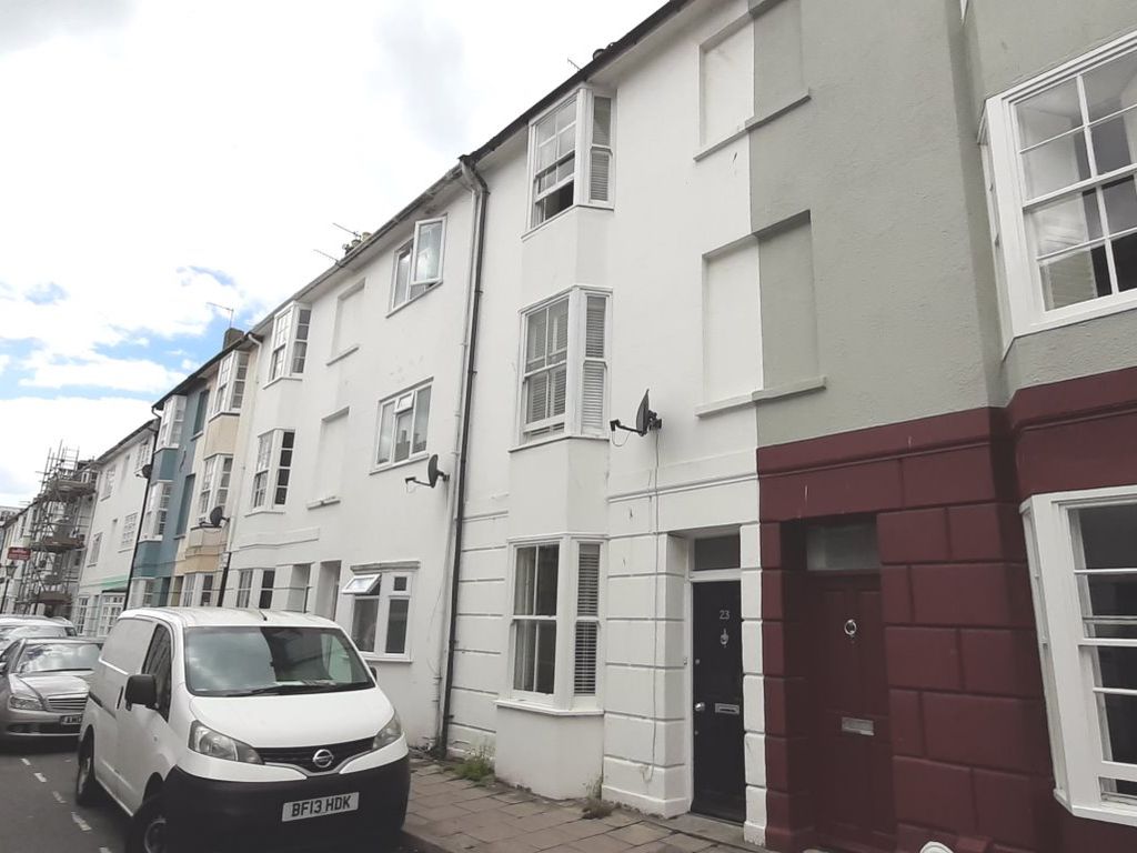 4 bed flat to rent in Over Street, Brighton BN1, £2,700 pcm