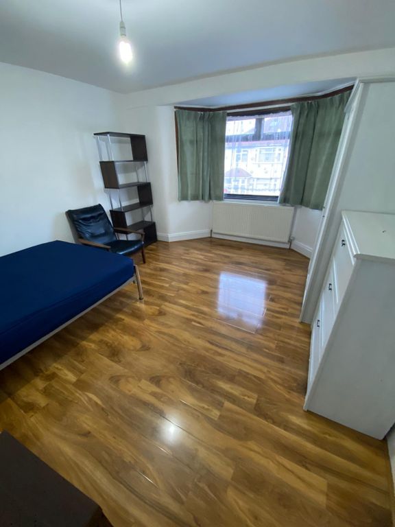 Room to rent in Northumberland Rd, Walthamstow E17, £850 pcm