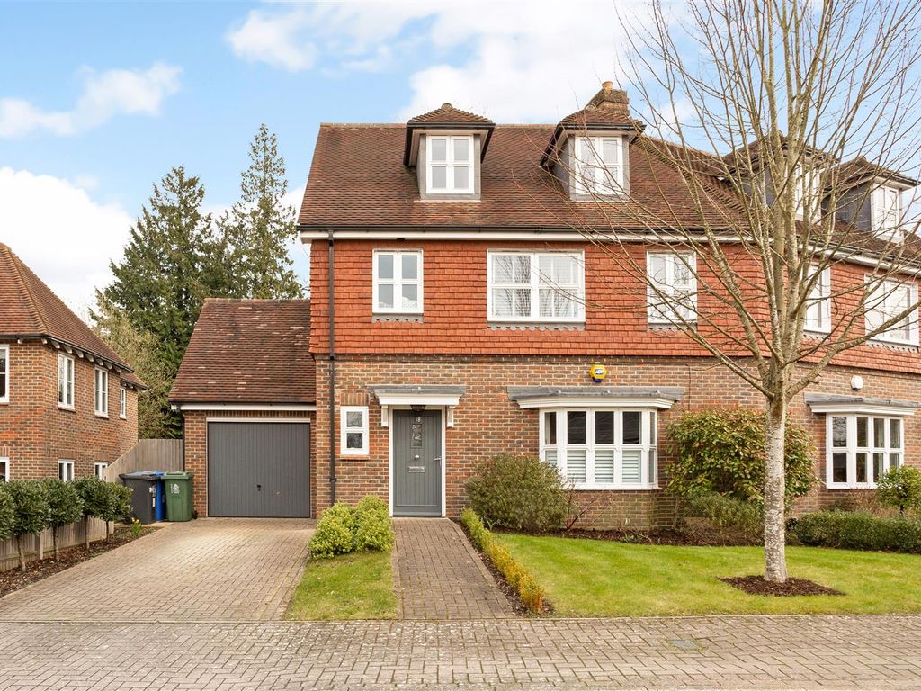 3 bed semi-detached house to rent in Highgrove Avenue, Ascot SL5, £3,000 pcm