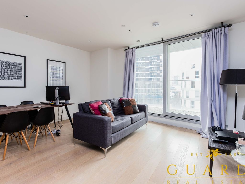 2 bed flat for sale in Biscayne Avenue, London E14, £560,000