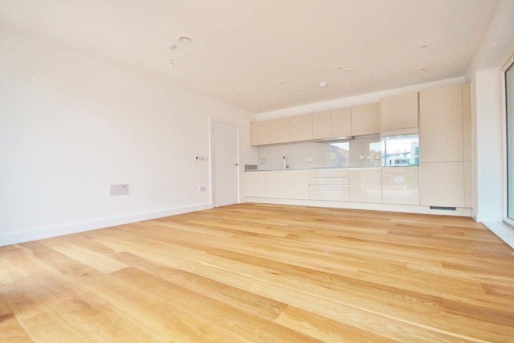 2 bed flat to rent in Lime Avenue, Trumpington, Cambridge CB2, £1,750 pcm