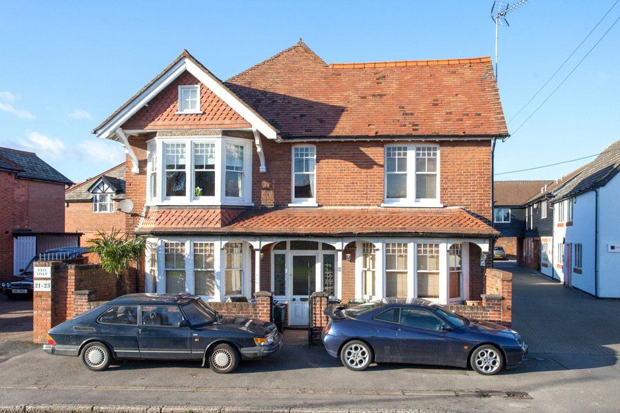 3 bed flat to rent in Little Marlow Road, Marlow, Buckinghamshire SL7, £1,750 pcm