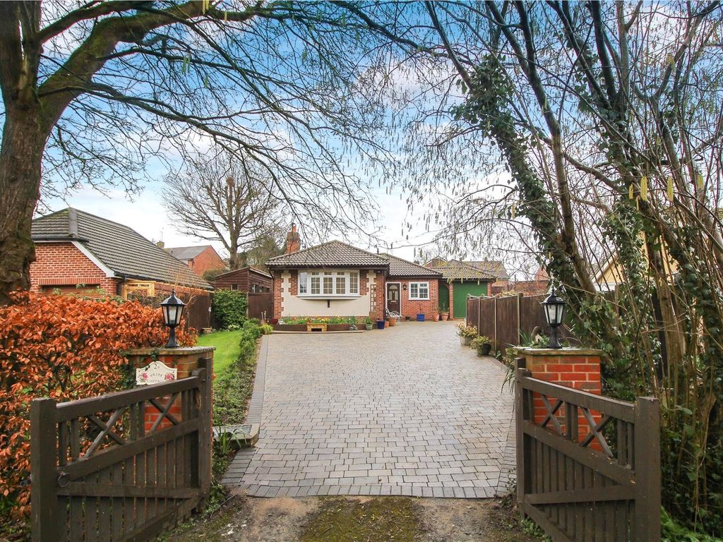 2 bed bungalow for sale in Stovolds Way, Aldershot GU11, £535,000