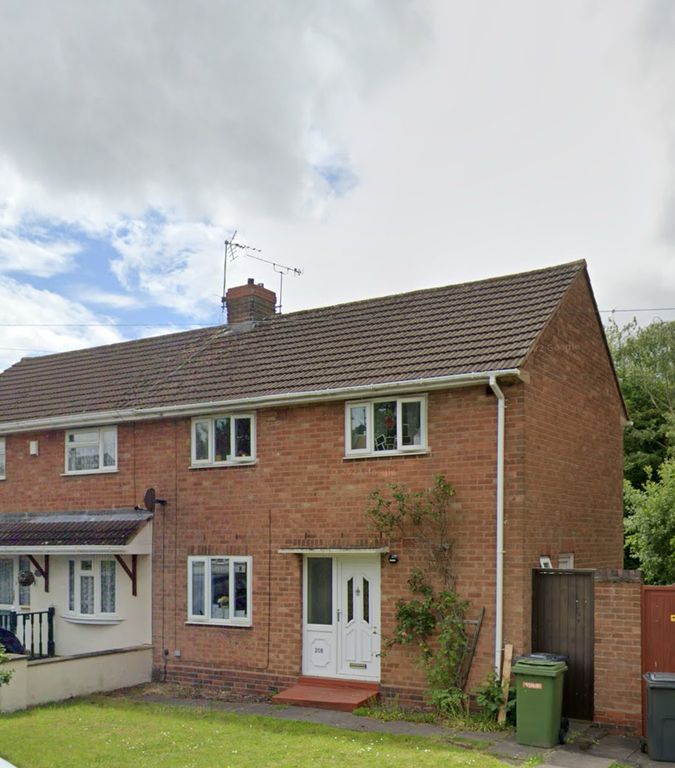 3 bed property to rent in Renton Road, Wolverhampton WV10, £1,000 pcm