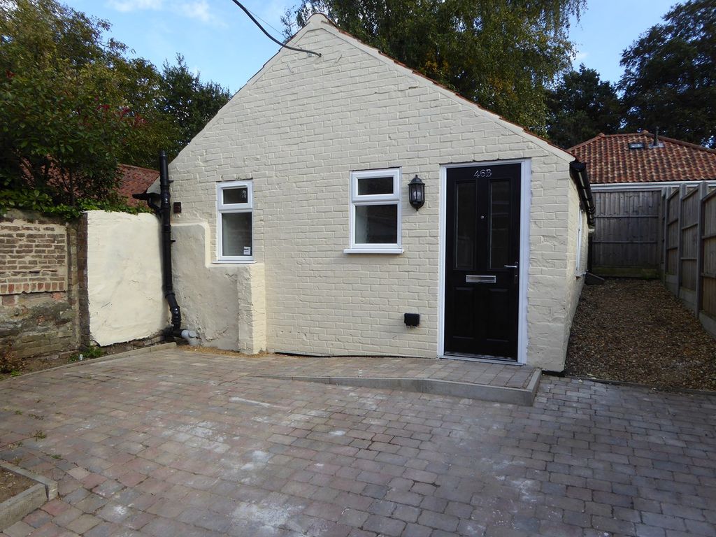 2 bed detached bungalow for sale in Lynn Road, Downham Market PE38, £135,000