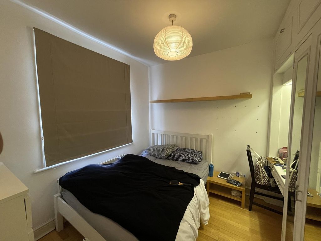 Room to rent in Stanhope Mews West, London SW7, £1,322 pcm