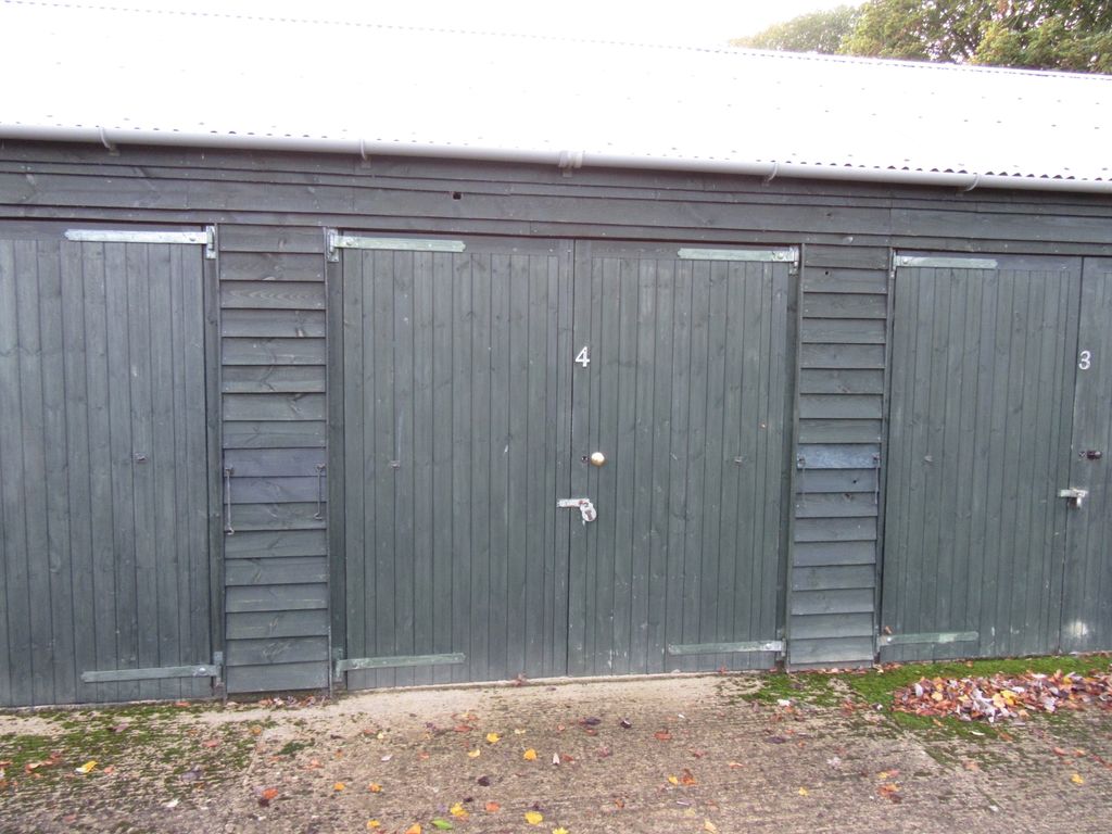 Warehouse to let in Meysey Hampton, Cirencester GL7, £1,500 pa