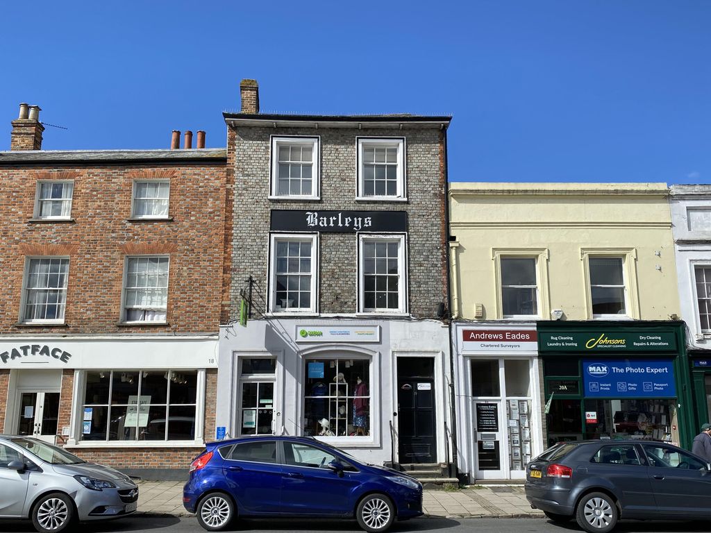 Office to let in 1st And 2nd Floor Offices, 19 Cornmarket, Thame OX9, £18,000 pa