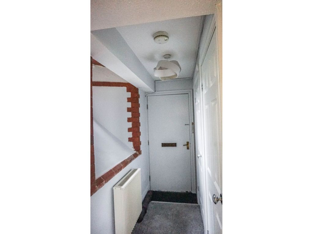 1 bed flat for sale in Garth Road, Bangor LL57, £90,000
