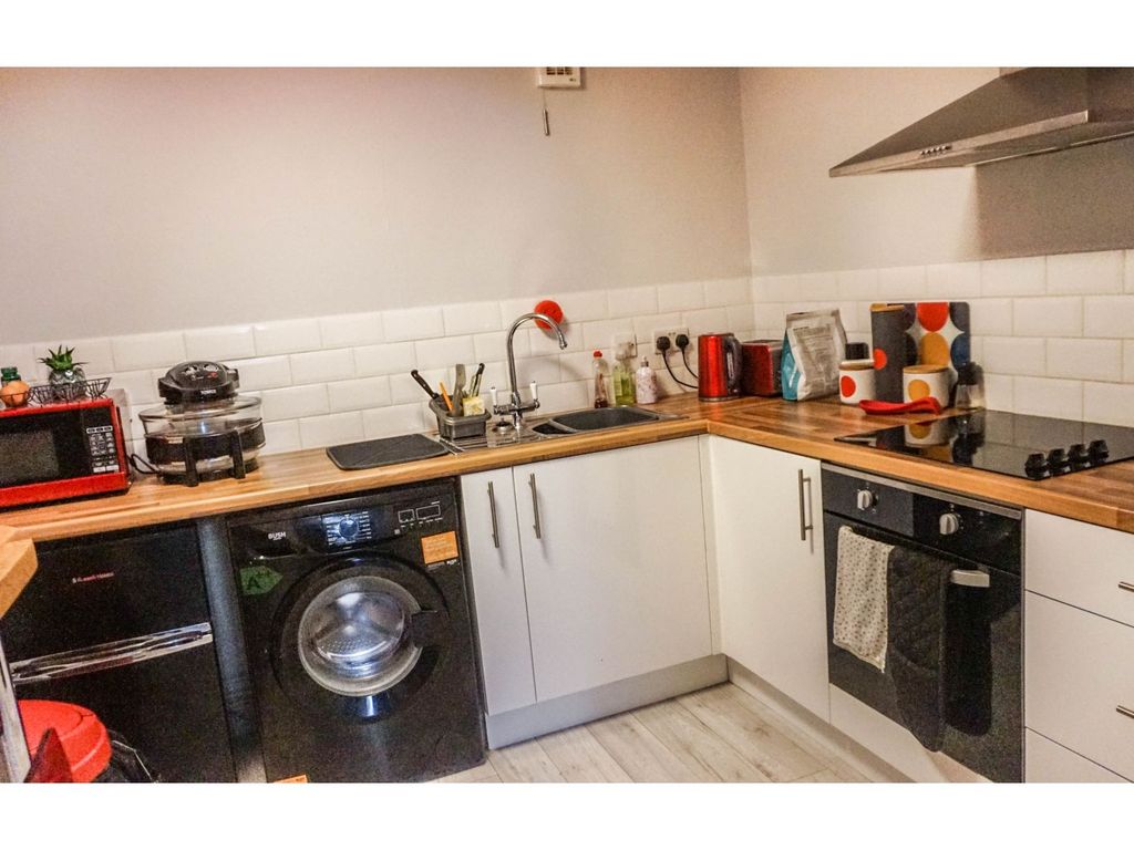 1 bed flat for sale in Garth Road, Bangor LL57, £90,000