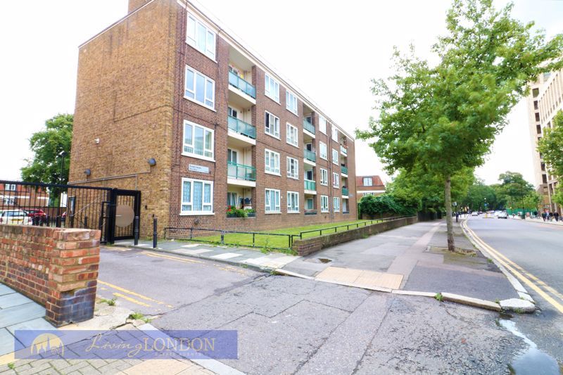 2 bed flat for sale in Green Lanes, London N4, £499,995
