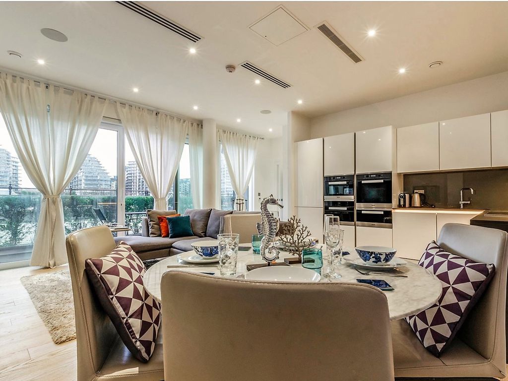 2 bed flat for sale in Riverwalk Apartments, Central Avenue SW6, £1,600,000