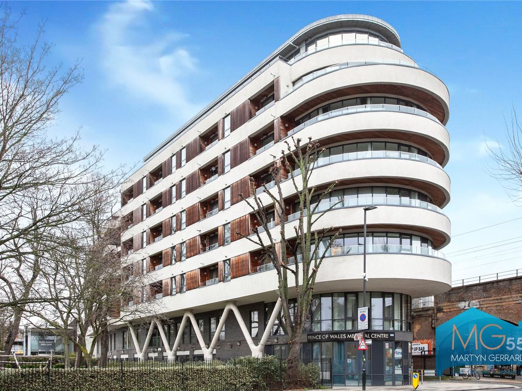 2 bed flat for sale in Prince Of Wales Road, London NW5, £240,000