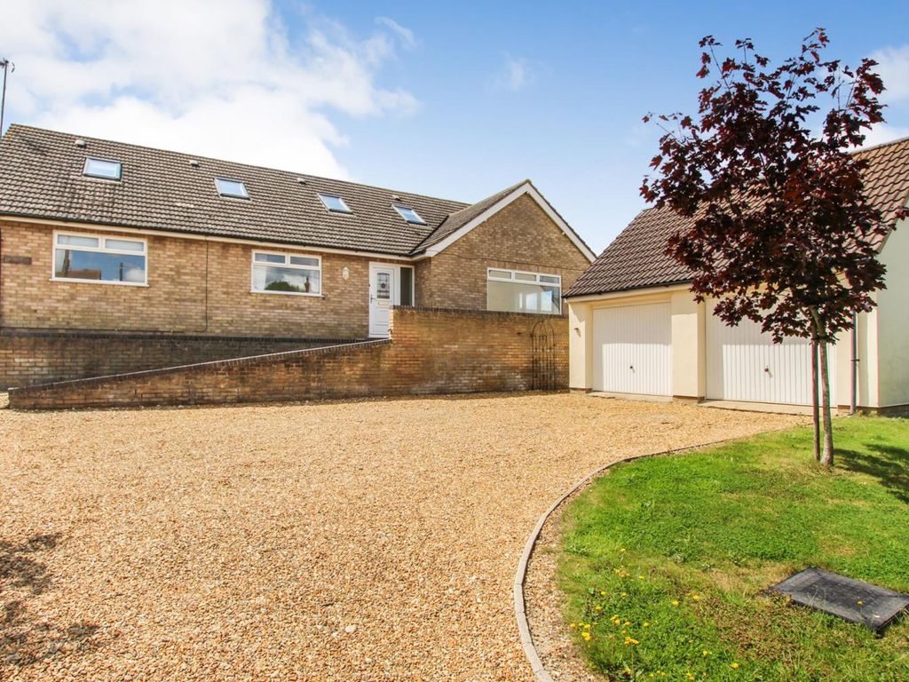5 bed detached house for sale in Great Raveley, Huntingdon PE28, £575,000