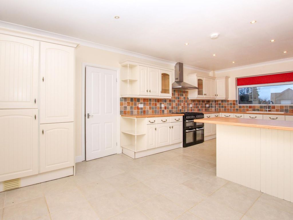 5 bed detached house for sale in Great Raveley, Huntingdon PE28, £575,000