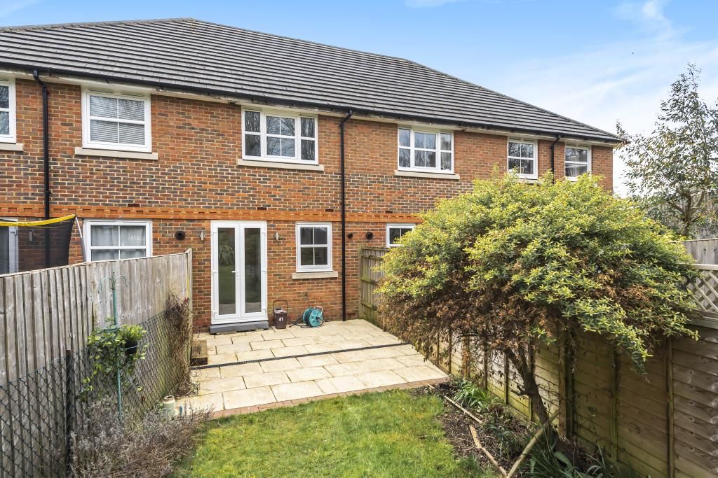 2 bed terraced house to rent in Chesham, Buckinghamshire HP5, £1,600 pcm